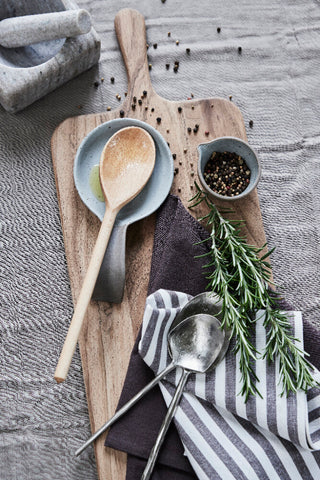 Merle skjærebrett 70x22 cm. naturlig akasietre